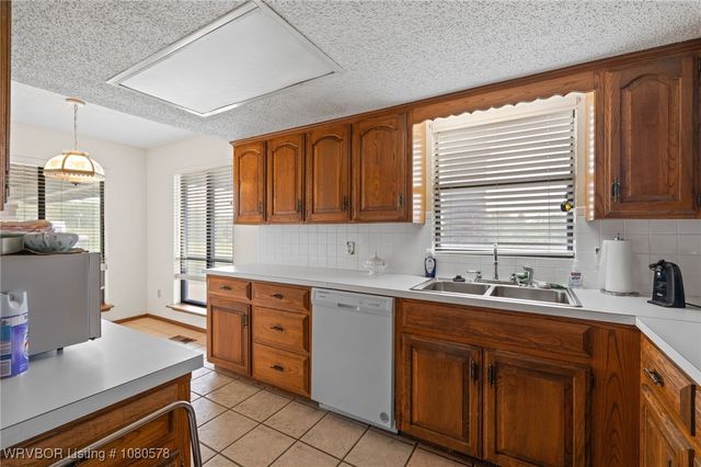 415 Bronzewood Lane, Van Buren, AR 72956