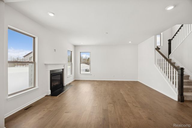 12147 Moore Lane, Washington Township, MI 48094