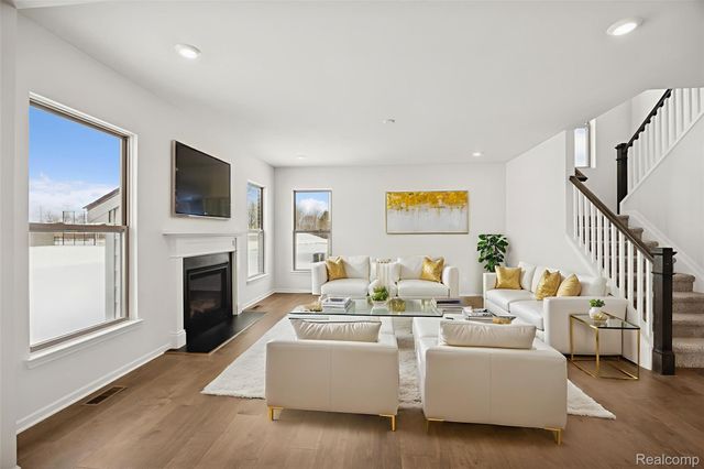 12147 Moore Lane, Washington Township, MI 48094