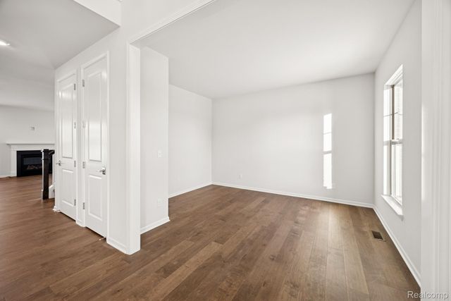 12147 Moore Lane, Washington Township, MI 48094