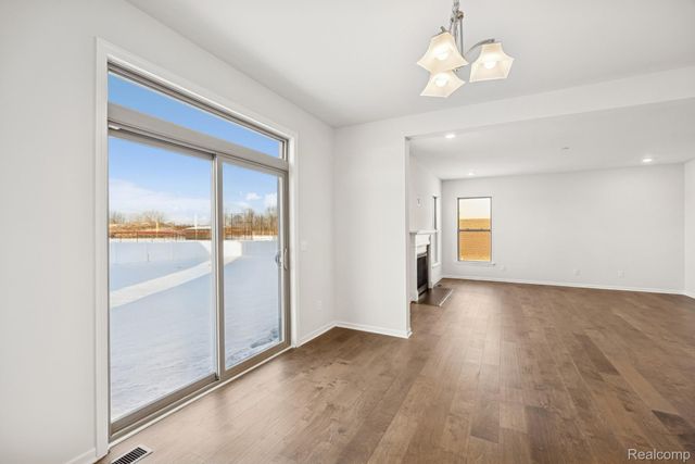 12147 Moore Lane, Washington Township, MI 48094