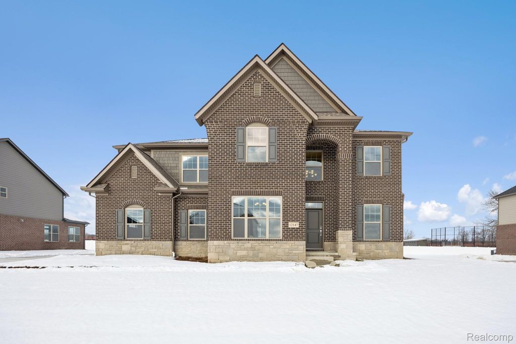 12147 Moore Lane, Washington Township, MI 48094