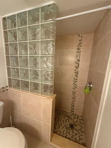 4750 NW 22nd Court 315, Lauderhill, FL 33313