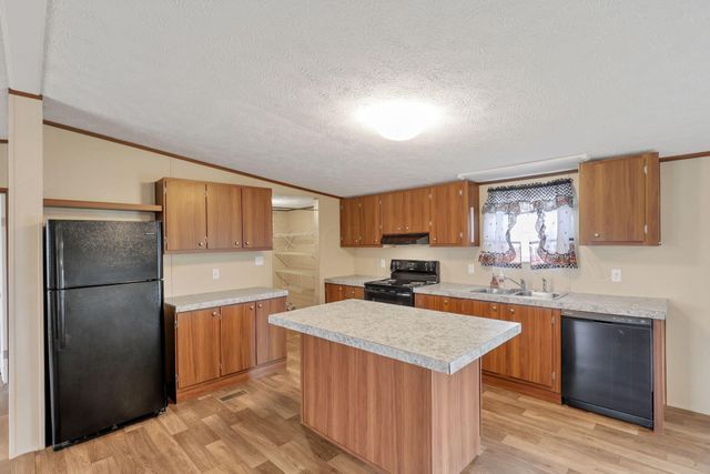 250 Rosie Avenue, Pataskala, OH 43062