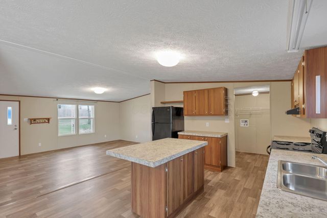 250 Rosie Avenue, Pataskala, OH 43062