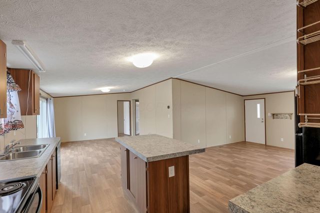 250 Rosie Avenue, Pataskala, OH 43062