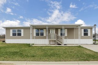250 Rosie Avenue, Pataskala, OH 43062