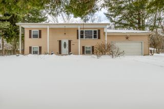 1766 Poplar Path, Stevensville, MI 49127