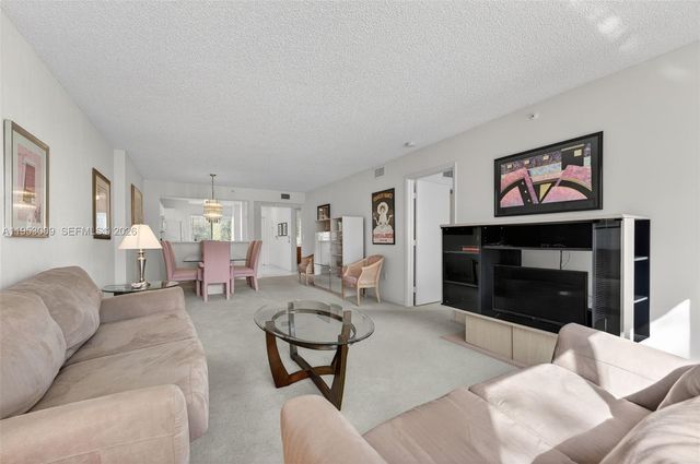 9525 Weldon Cir H205, Tamarac, FL 33321