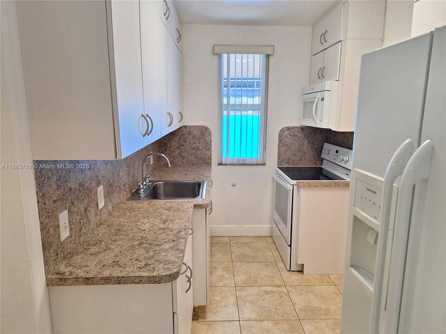 3538 SW 24th St 3538, Miami, FL 33145