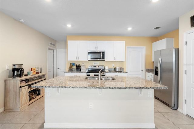 142 VICTORIA OAKS BOULEVARD, Deland, FL 32724