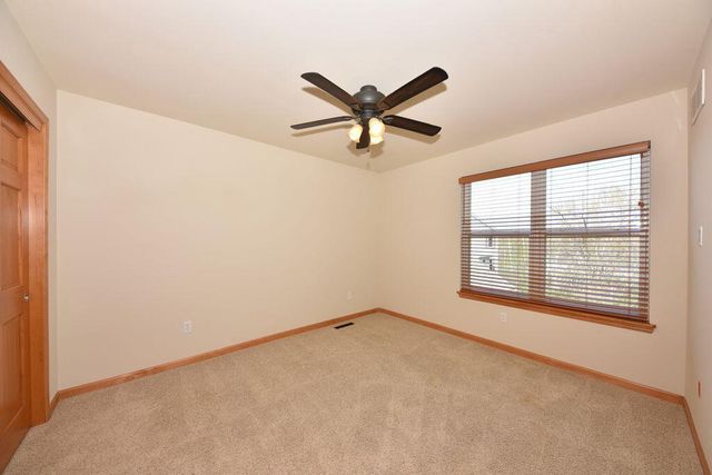 505 Acacia DRIVE, Grafton, WI 53024