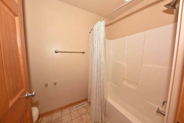 505 Acacia DRIVE, Grafton, WI 53024