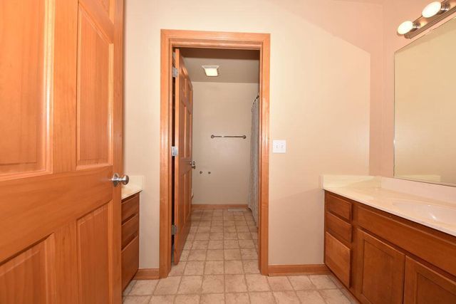 505 Acacia DRIVE, Grafton, WI 53024