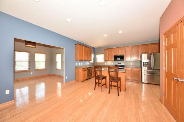 505 Acacia DRIVE, Grafton, WI 53024