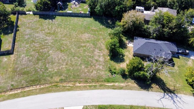 12423 Pecan Drive, Willis, TX 77318