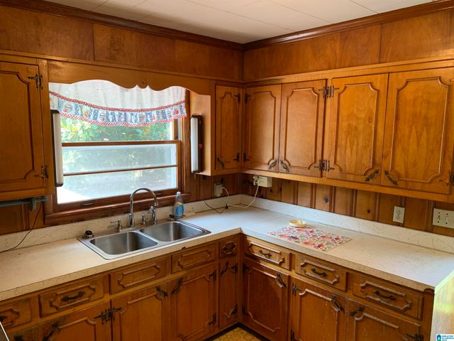 617 HILLTOP AVENUE, Warrior, AL 35180