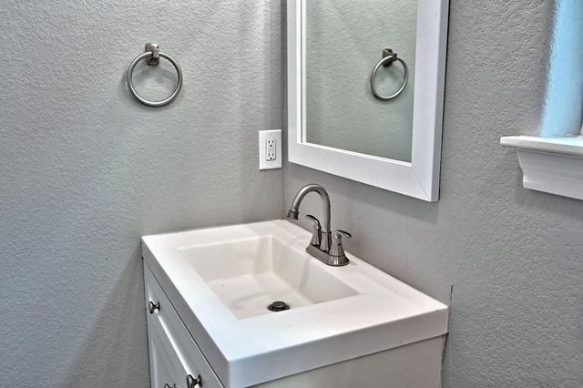 11913 Nelwood, Willis, TX 77318