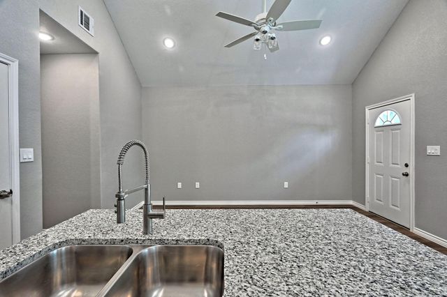 11913 Nelwood, Willis, TX 77318