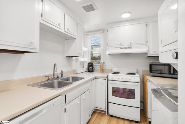 3706 E North C7 Street, Greenville, SC 29615