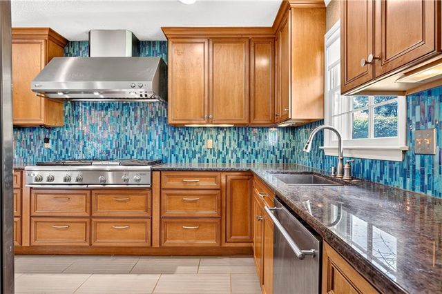 1251 Spring Valley Drive E, Mobile, AL 36693