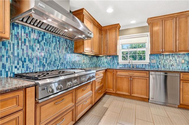 1251 Spring Valley Drive E, Mobile, AL 36693