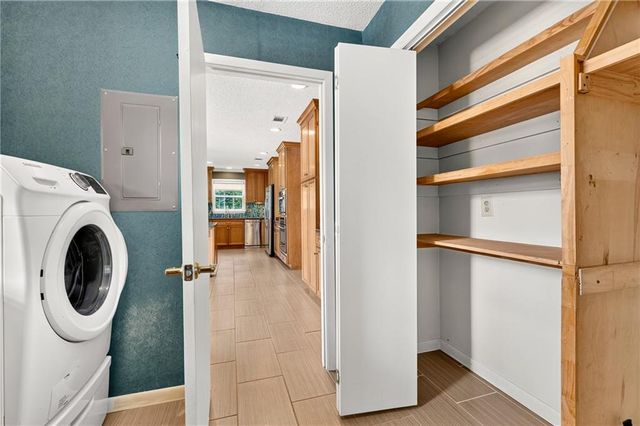 1251 Spring Valley Drive E, Mobile, AL 36693