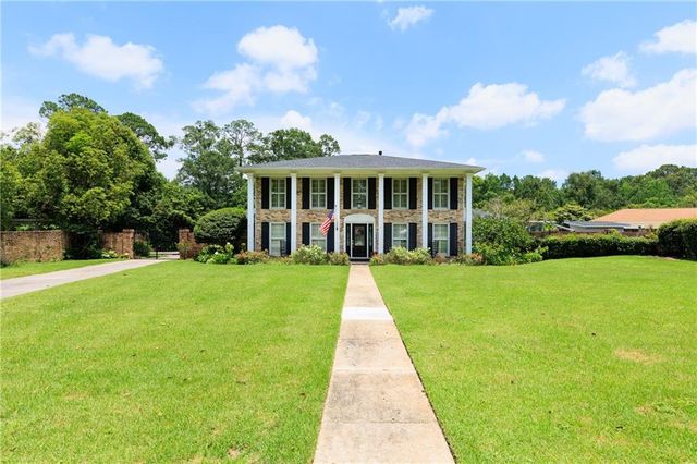 1251 Spring Valley Drive E, Mobile, AL 36693