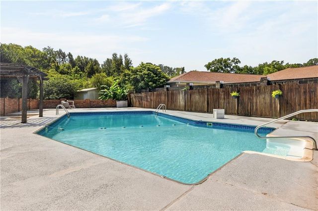 1251 Spring Valley Drive E, Mobile, AL 36693