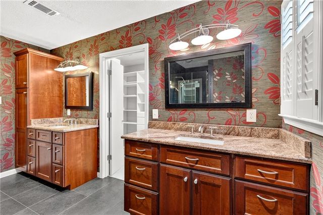 1251 Spring Valley Drive E, Mobile, AL 36693