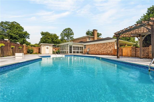 1251 Spring Valley Drive E, Mobile, AL 36693