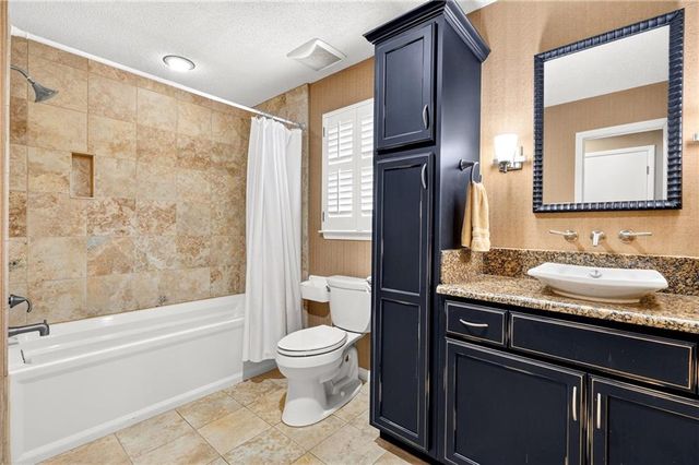 1251 Spring Valley Drive E, Mobile, AL 36693