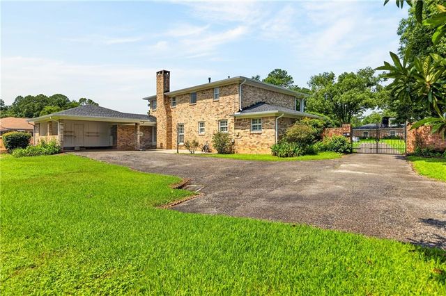 1251 Spring Valley Drive E, Mobile, AL 36693