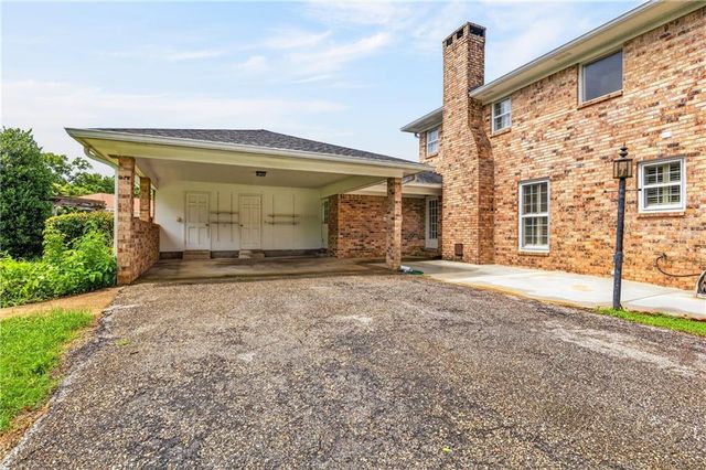 1251 Spring Valley Drive E, Mobile, AL 36693