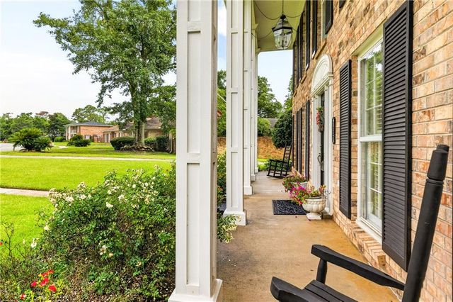 1251 Spring Valley Drive E, Mobile, AL 36693