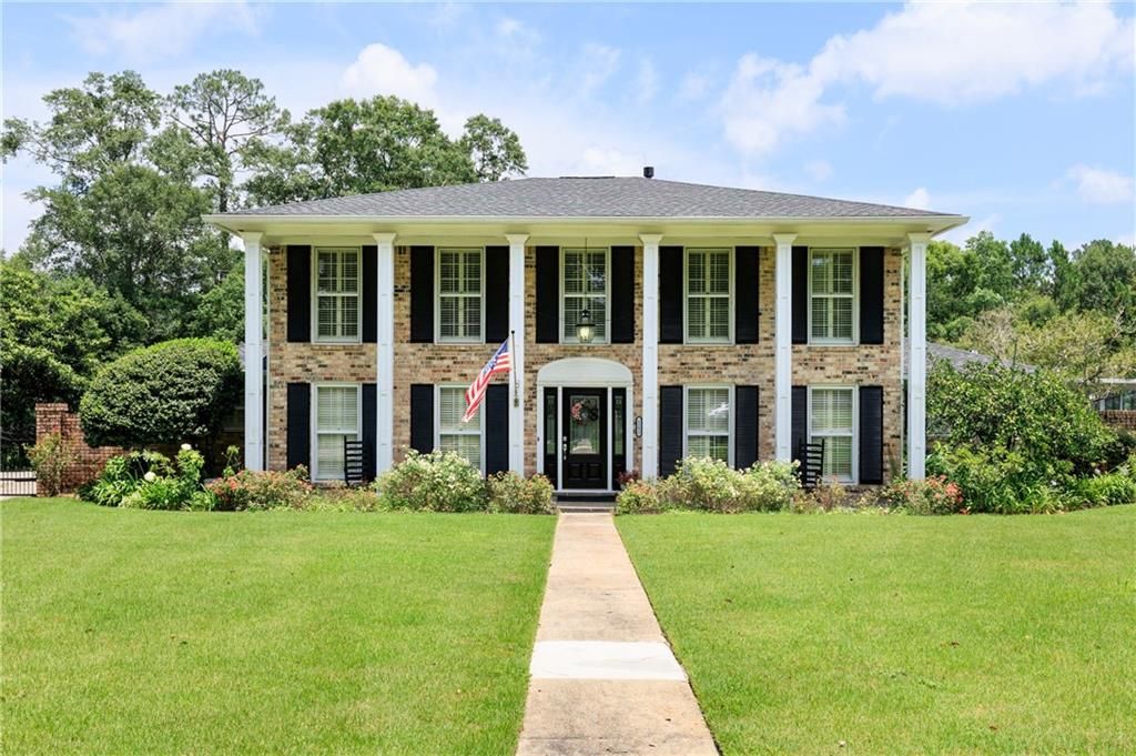 1251 Spring Valley Drive E, Mobile, AL 36693