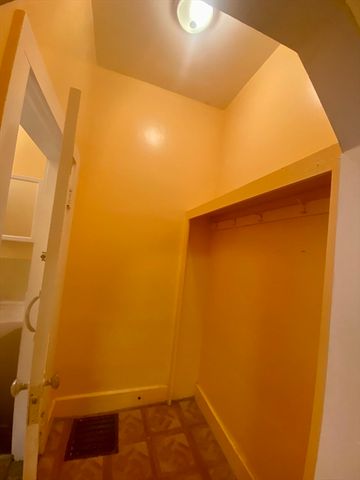 1135 Main St 1F, Brockton, MA 02301