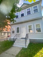 1135 Main St 1F, Brockton, MA 02301