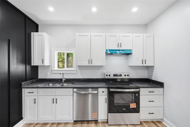 141 W 15th Avenue, Homestead, PA 15120