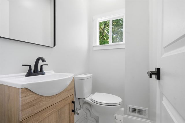 141 W 15th Avenue, Homestead, PA 15120
