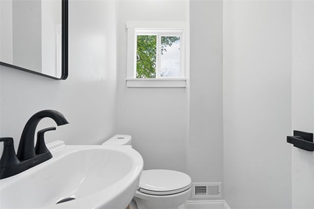 141 W 15th Avenue, Homestead, PA 15120