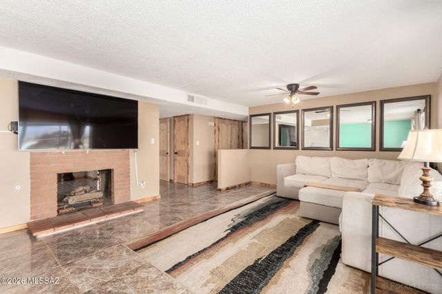 8933 E Pine Valley Drive, Tucson, AZ 85710