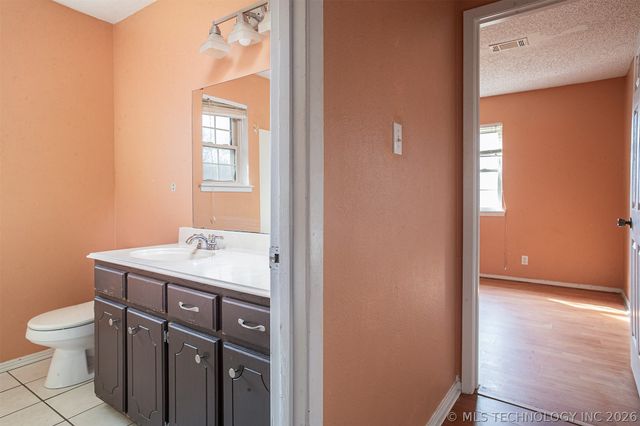 312 Meadowlark Lane, Durant, OK 74701