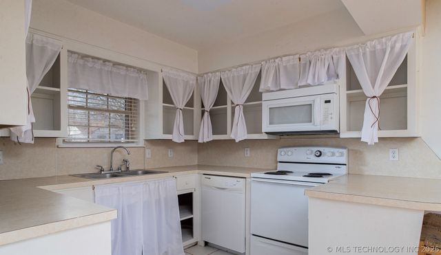 312 Meadowlark Lane, Durant, OK 74701