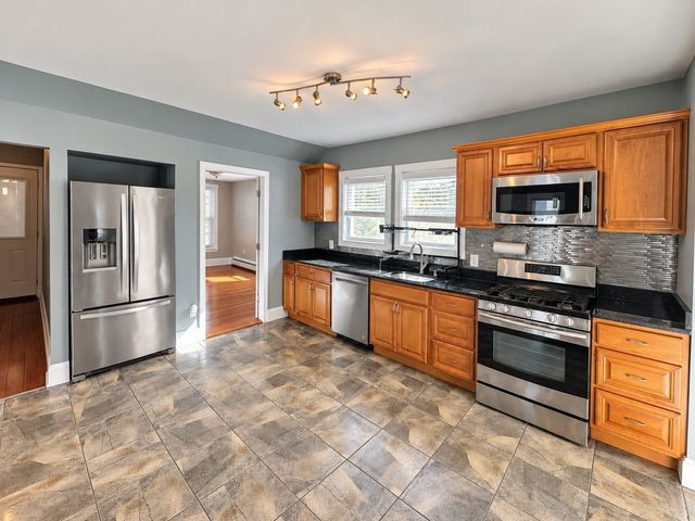 57 Melvin 1, Wakefield, MA 01880