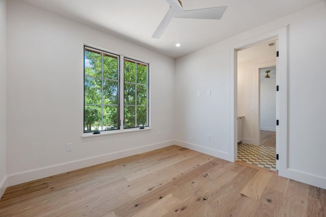 2114 W 11th ST, Austin, TX 78703
