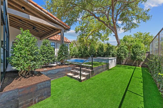 2114 W 11th ST, Austin, TX 78703