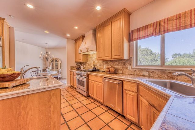 17650 Olson Place, Salinas, CA 93907