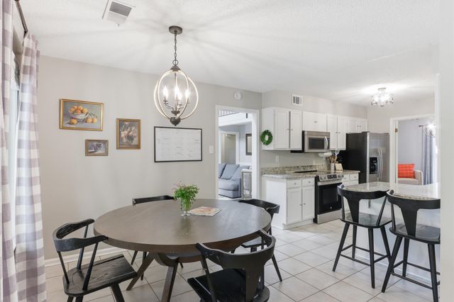 2371 CALKINS RD, Germantown, TN 38139