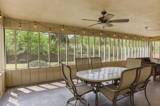 2371 CALKINS RD, Germantown, TN 38139